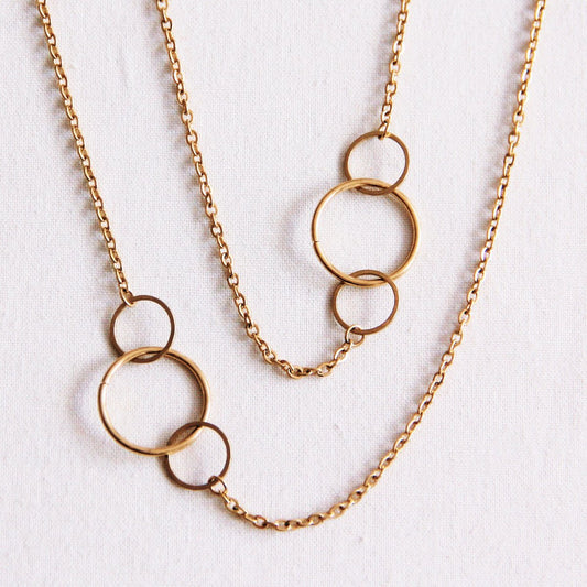 Lange ketting met ronde details